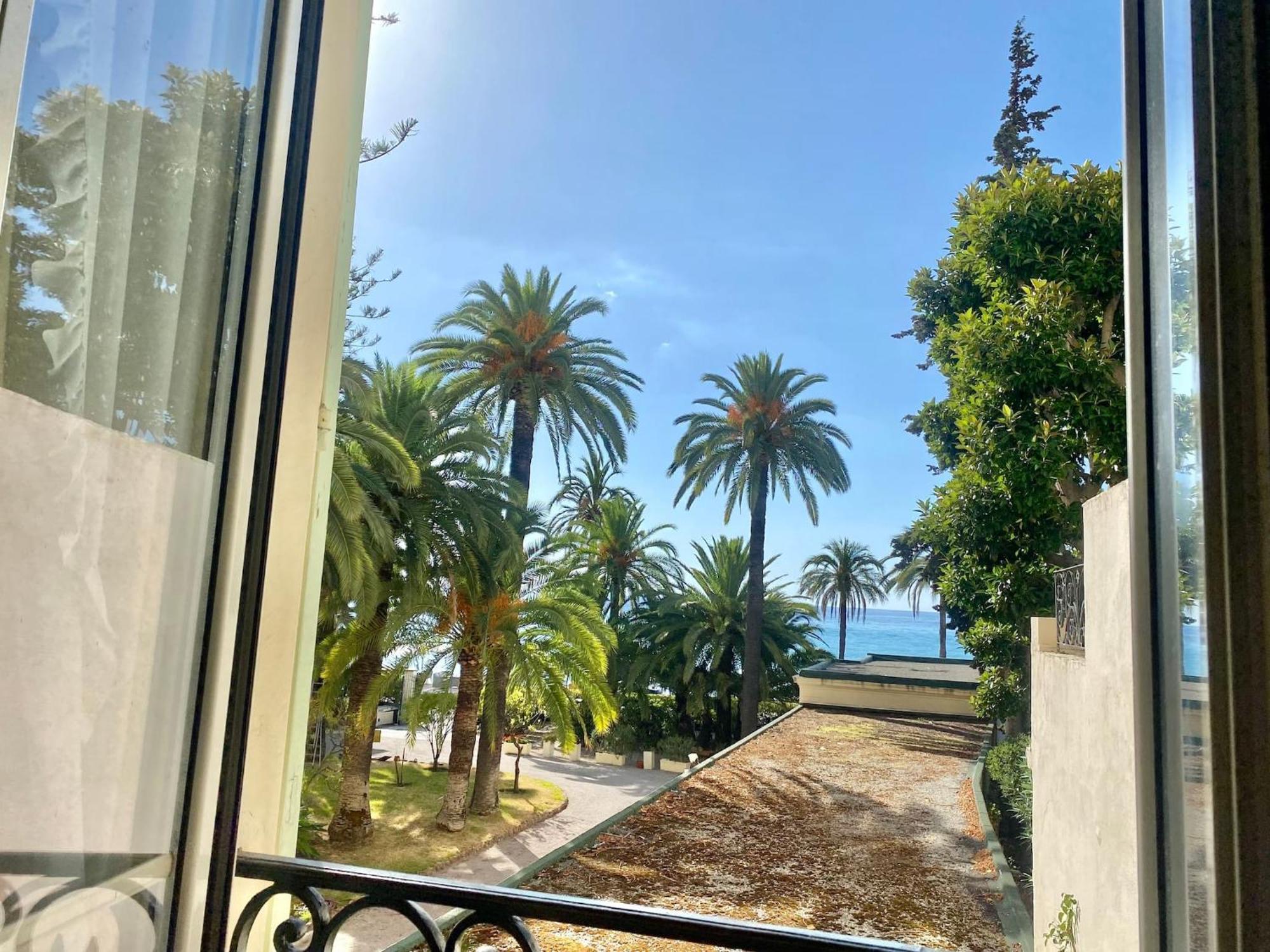 Appartement Le Regina, Vue Mer, Plein Centre, Unique Menton